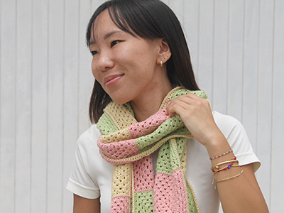 How to: Crochet an Easy Granny Scarf!